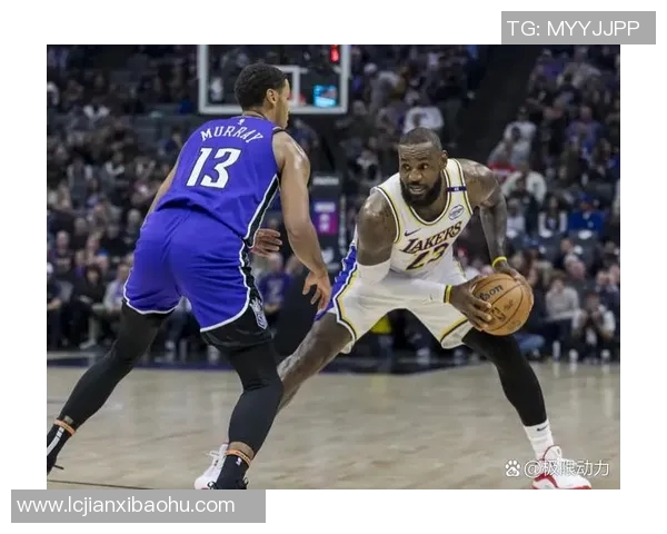 詹姆斯三场比赛三双神迹，湖人队豪取三连胜