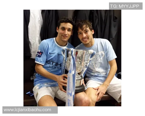 塞维利亚再添利好!纳瓦斯莱积双星当选西甲最佳球员